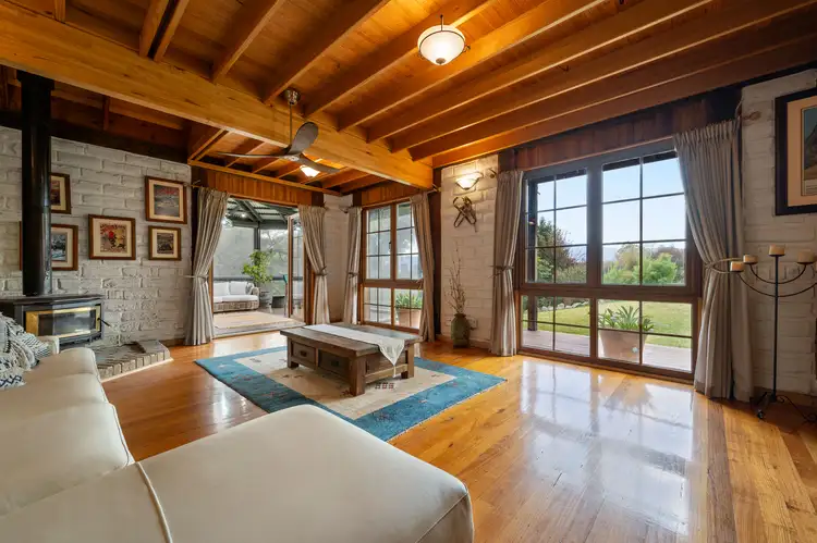 24 Highland Court, Tawonga South VIC 3698