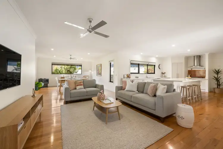 25 Young Crescent, Tawonga South VIC 3698