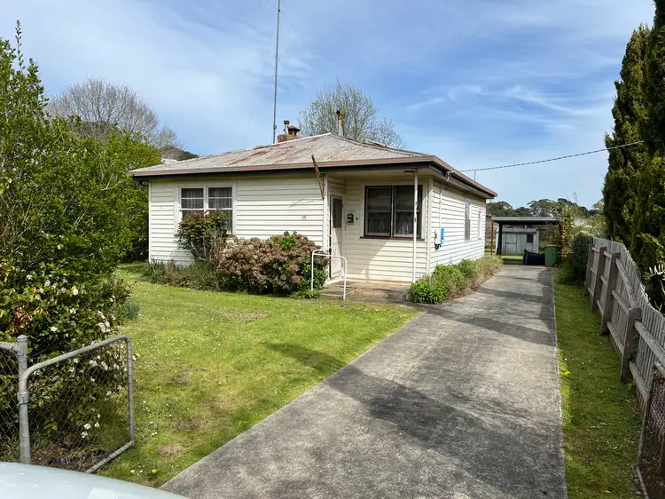 35 Morris Road, Woodend VIC 3442