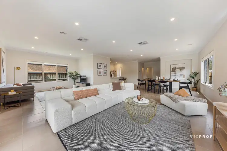 Second view of Homely house listing, 4 Jindalee Way, Werribee VIC 3030