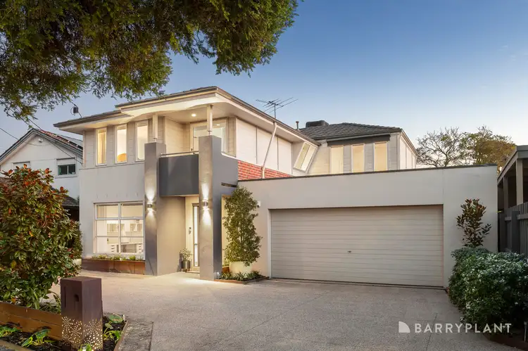 2 Huntly Close, Dingley Village VIC 3172