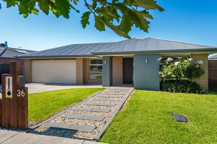 36 Casuarina Drive, Romsey VIC 3434