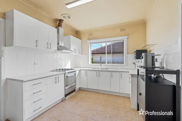 Fifth view of Homely house listing, 7 Gellibrand Crescent, Reservoir VIC 3073