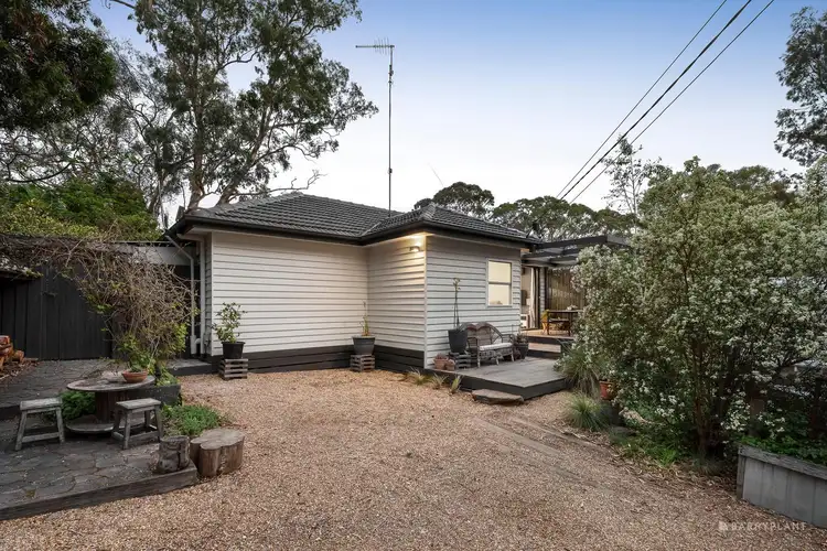 1/50 Luck Street, Eltham VIC 3095