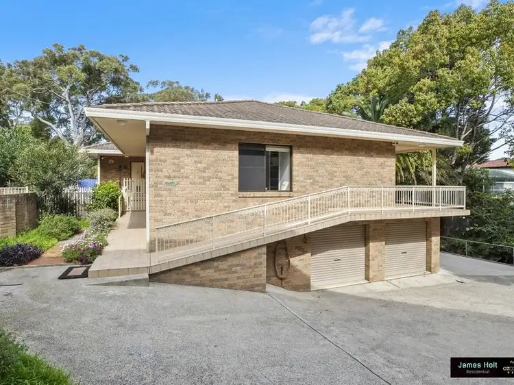 15 Taylor Close