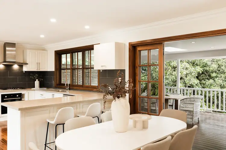 28 Stuart Street, Mount Lofty QLD 4350