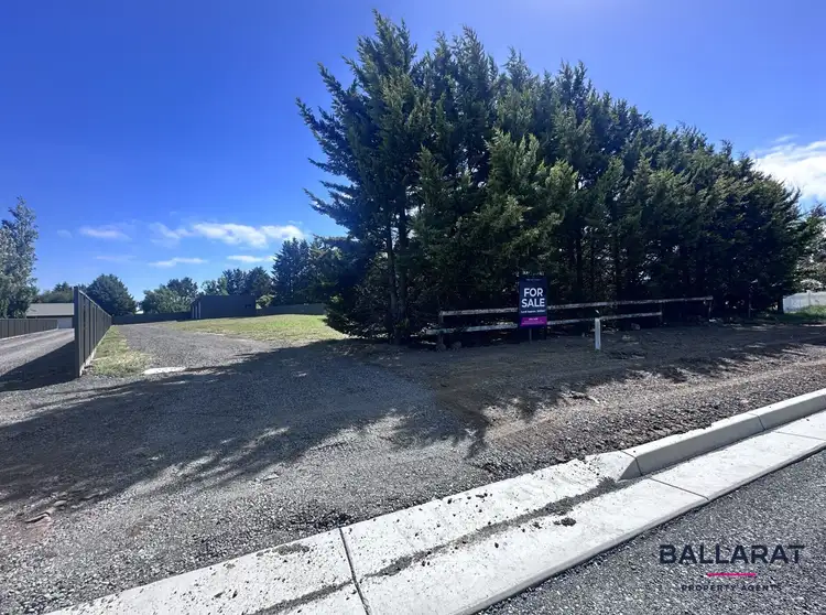 14 Remembrance Drive, Cardigan VIC 3352