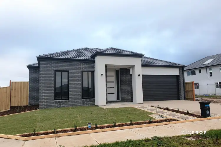1 Mulloway Drive, Point Cook VIC 3030