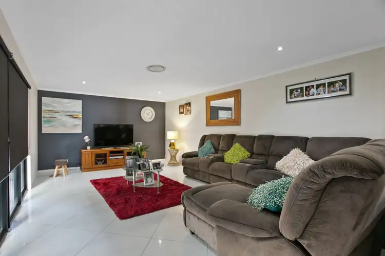 Fifth view of Homely house listing, 8 Chairmans Close, Jones Hill QLD 4570