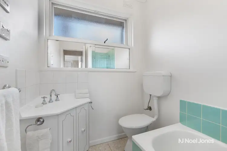 Sixth view of Homely unit listing, 2/2 Jilmax Court, Forest Hill VIC 3131
