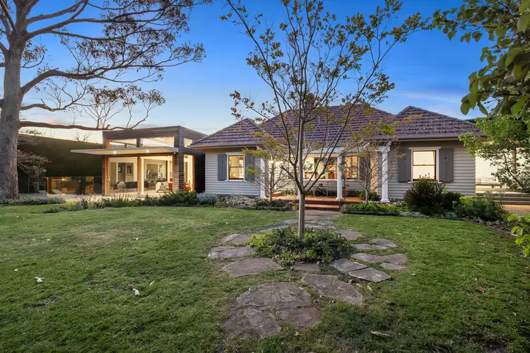 2 Rendlesham Avenue, Mount Eliza VIC 3930