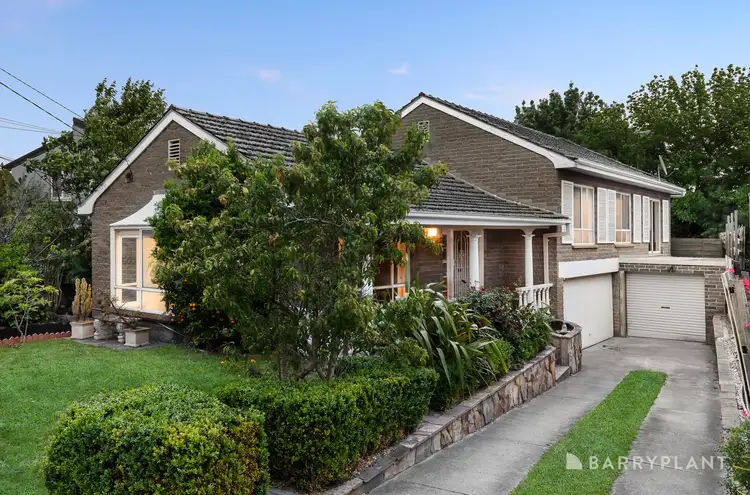 18 Shelford Grove, Dingley Village VIC 3172