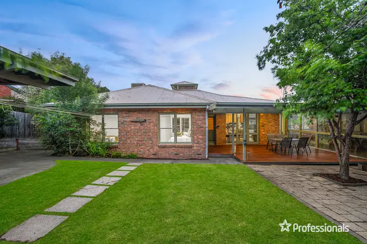 7 Pine Hill Drive, Doncaster East VIC 3109