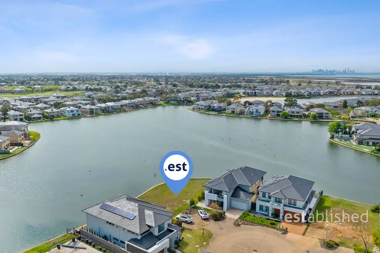 29 Rhode Island Close, Sanctuary Lakes VIC 3030