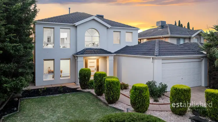 16 South Shore Avenue, Sanctuary Lakes VIC 3030