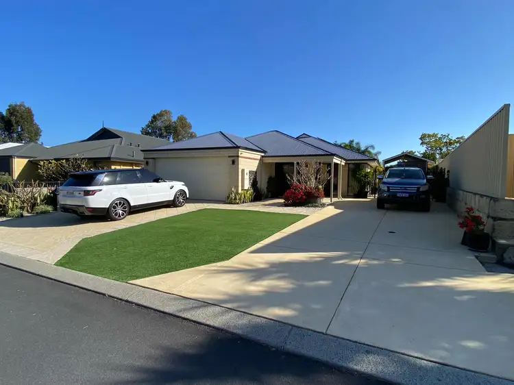 4 Holroyd Garden, Millbridge WA 6232