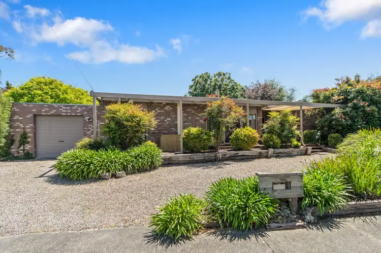 8 Banbury Court, Somerville VIC 3912