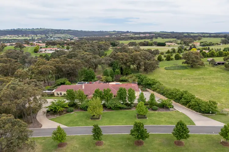 8 Villa Cora, Hidden Valley VIC 3756