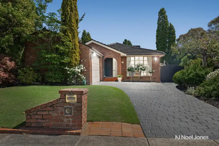 16 Clarke Crescent, Wantirna South VIC 3152