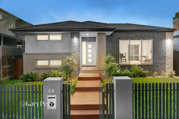 24 Carlton Street, Mckinnon VIC 3204