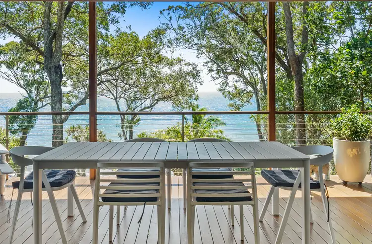 137 Beelong Street, Macleay Island QLD 4184