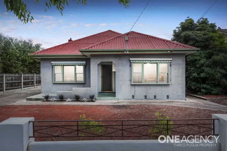 19 Hampshire Road, Sunshine VIC 3020
