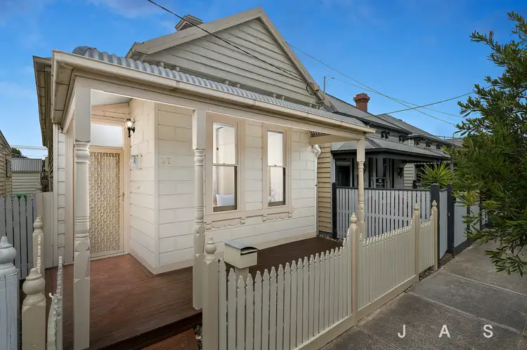 37 Ovens Street