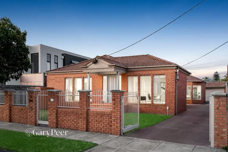 18 Foster Avenue, Glen Huntly VIC 3163