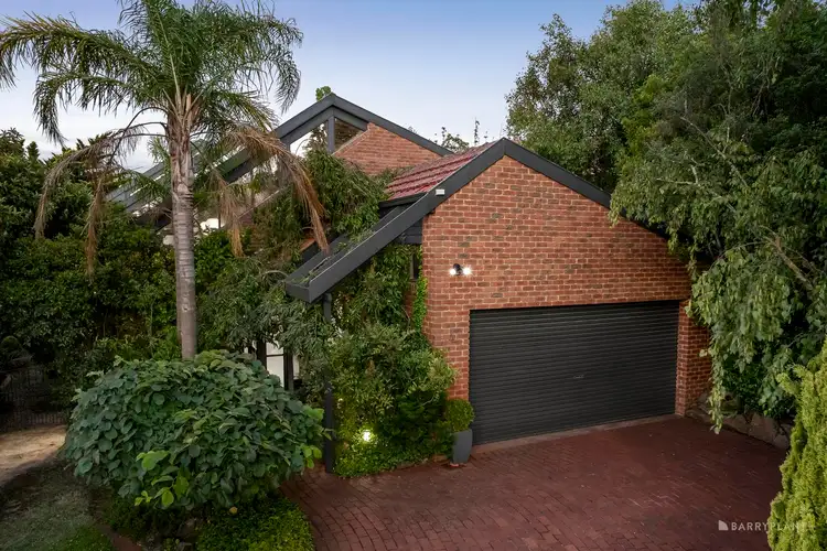 4 Huntingfield Drive, Doncaster East VIC 3109
