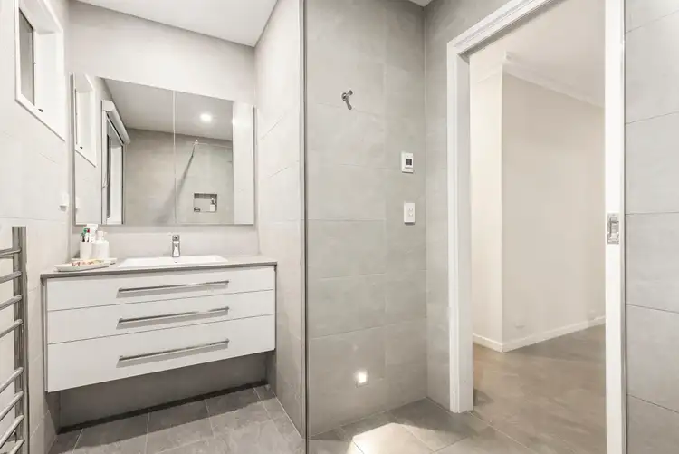 Fifth view of Homely house listing, 86 Centre Dandenong Road, Dingley Village VIC 3172