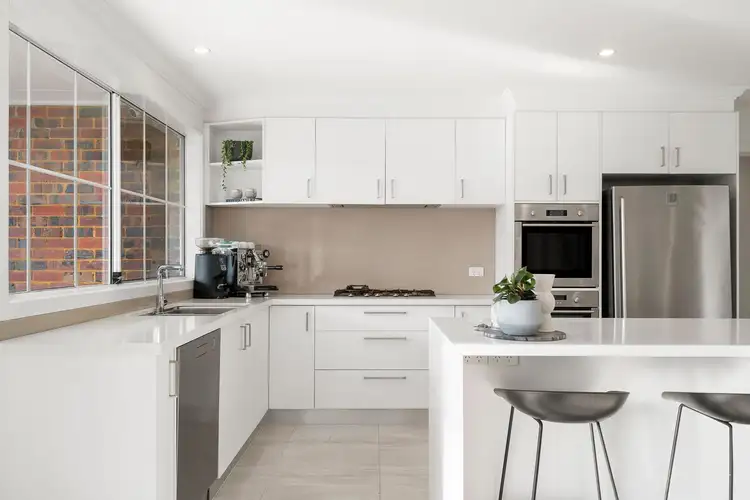 Fifth view of Homely house listing, 2 Cresthaven Court, Donvale VIC 3111