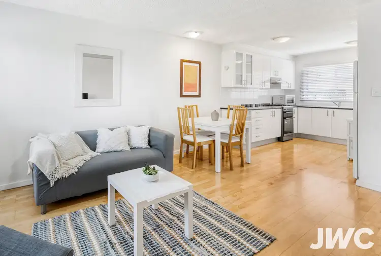 1/2 Ruabon Road, Toorak VIC 3142