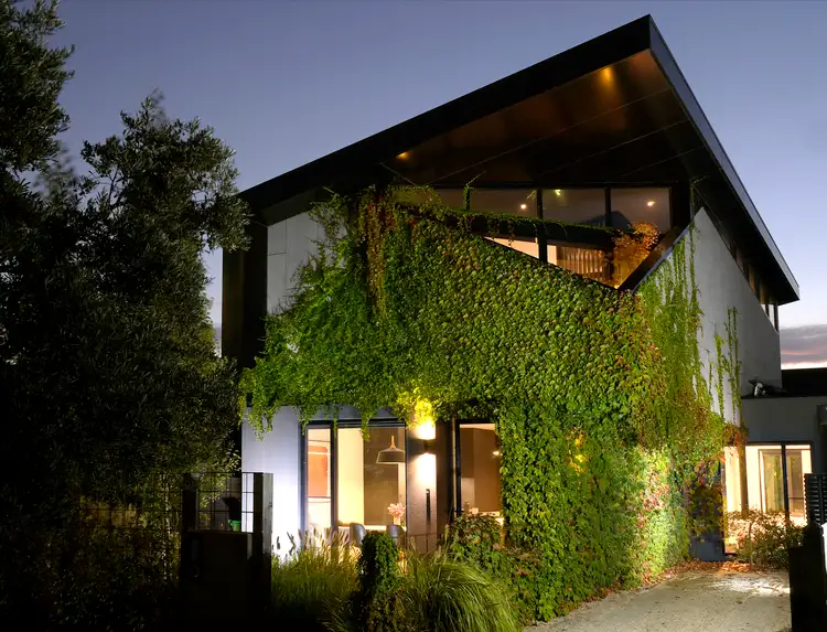 6 Bayview Road