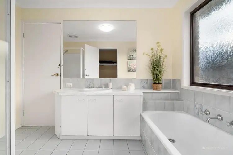 Sixth view of Homely house listing, 7 Winga Place, St Helena VIC 3088