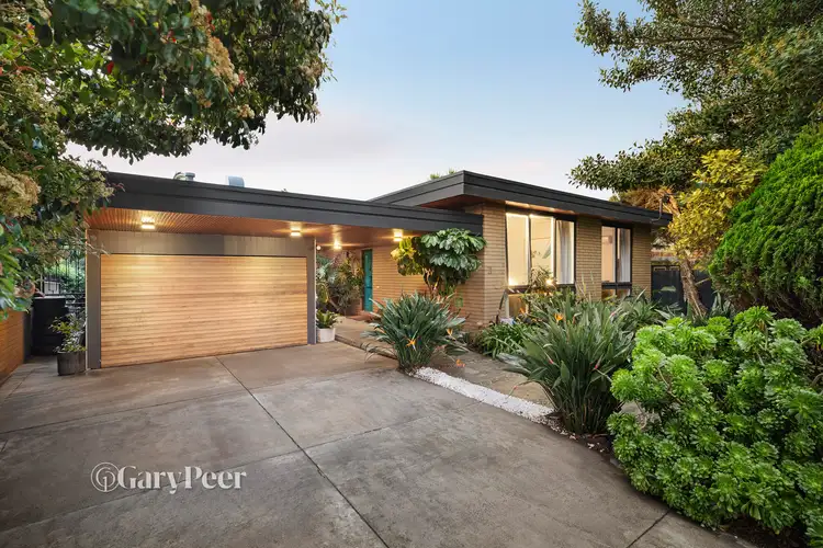 211 Kambrook Road, Caulfield VIC 3162