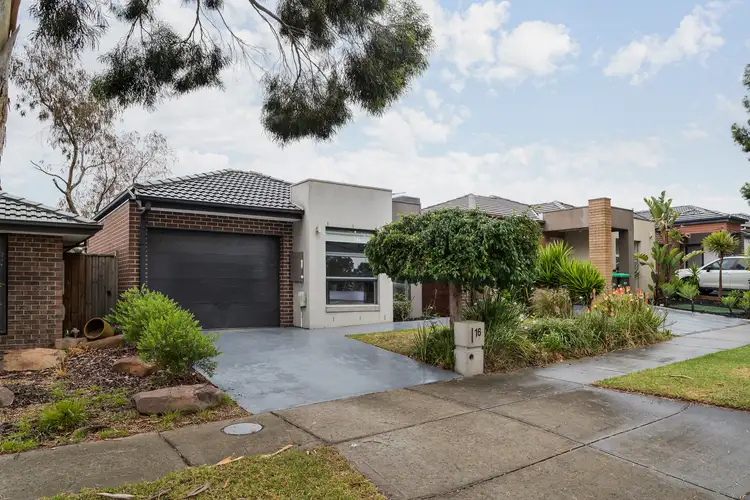 16 Sunlander Way, Doreen VIC 3754