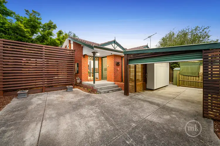 2/8 Bradley Drive, Mill Park VIC 3082
