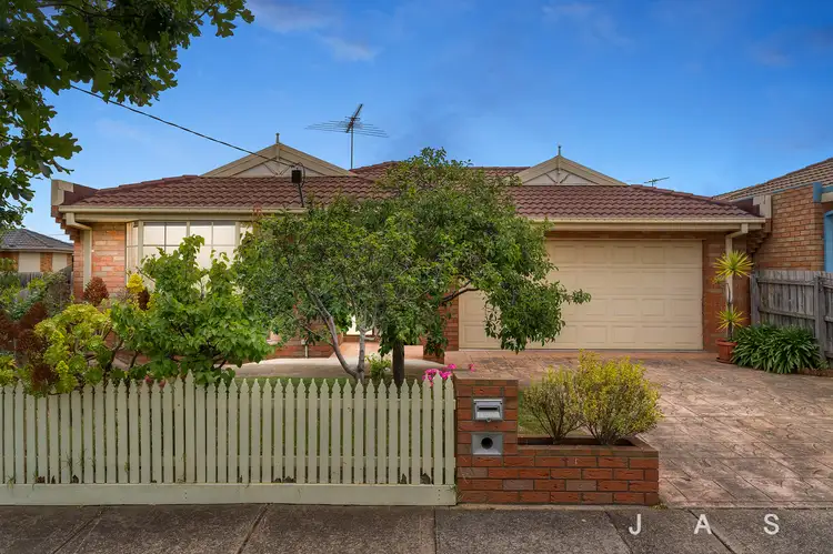 8 Townsing Court, Altona Meadows VIC 3028