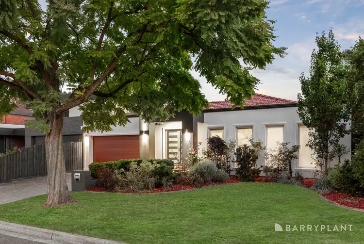 11 Higgins Close