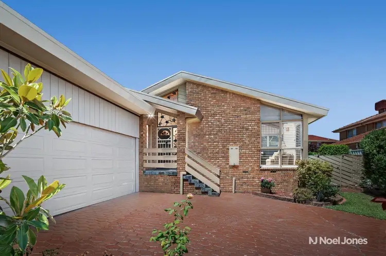 2 Fromelles Court, Wantirna South VIC 3152