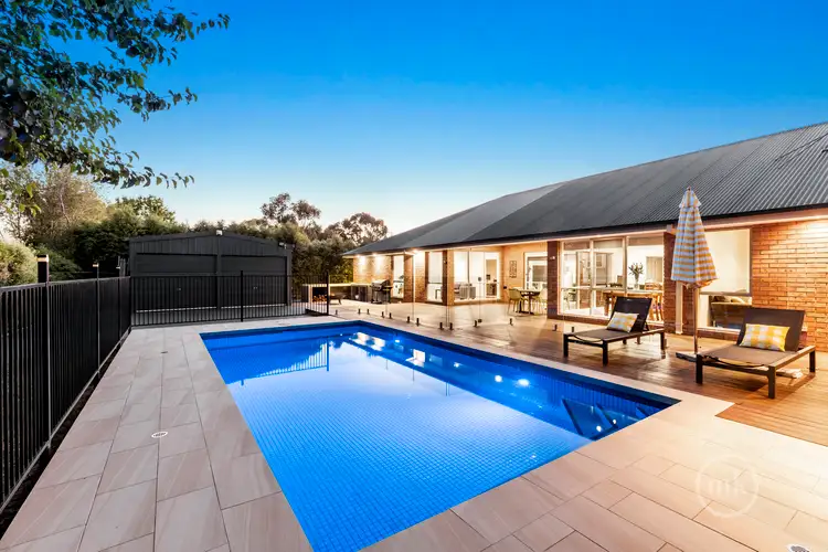 14 Pinehill Way, Doreen VIC 3754