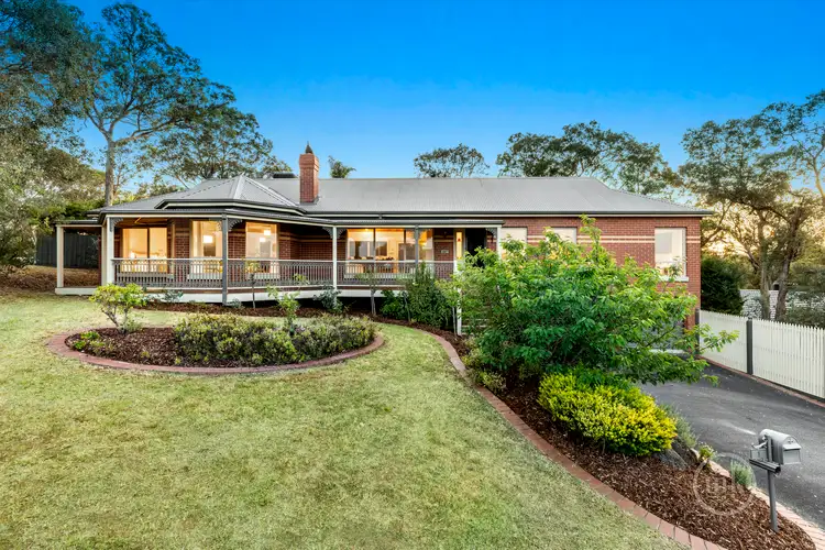 1 Balmoral Circuit, Eltham VIC 3095