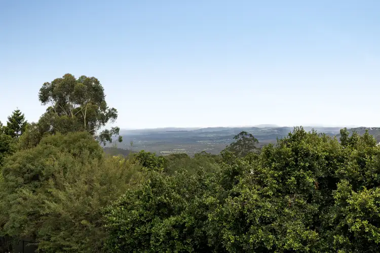 18 Skyline Drive, Blue Mountain Heights QLD 4350
