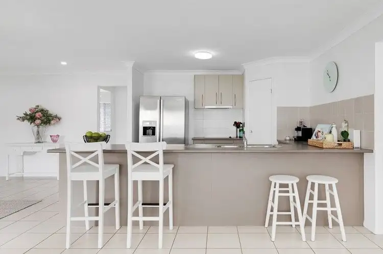 19 Oleosa Close, Moggill QLD 4070