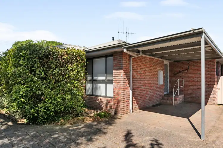 2/5 Bourke Street, Kyneton VIC 3444
