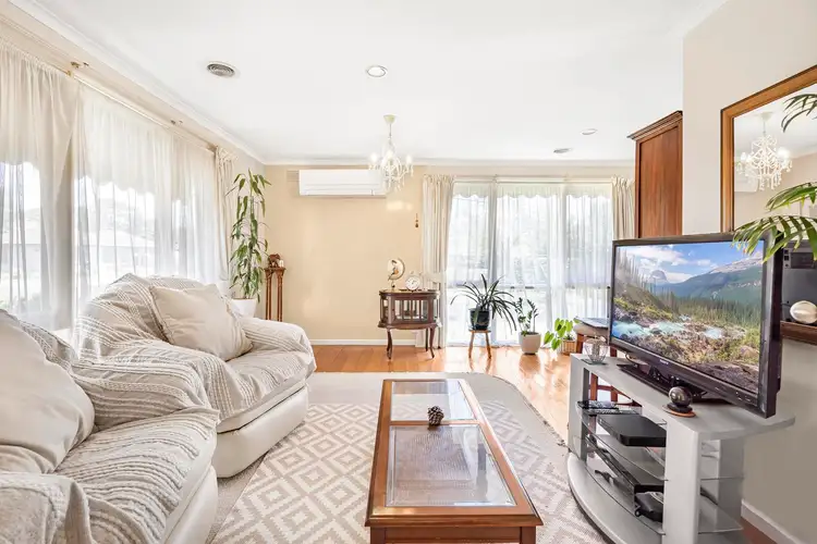 Second view of Homely house listing, 5 Benong Place, Frankston VIC 3199