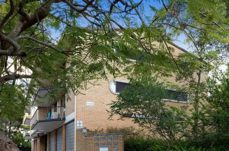 7/133 Central Avenue, Indooroopilly QLD 4068