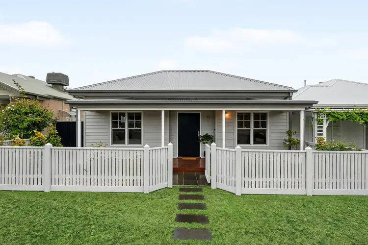 27 Collins Parade, Kyneton VIC 3444