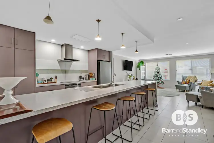 6 Bluebush Road, Glen Iris WA 6230