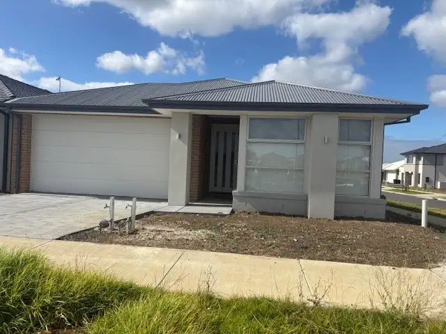 19 Whitewing Street